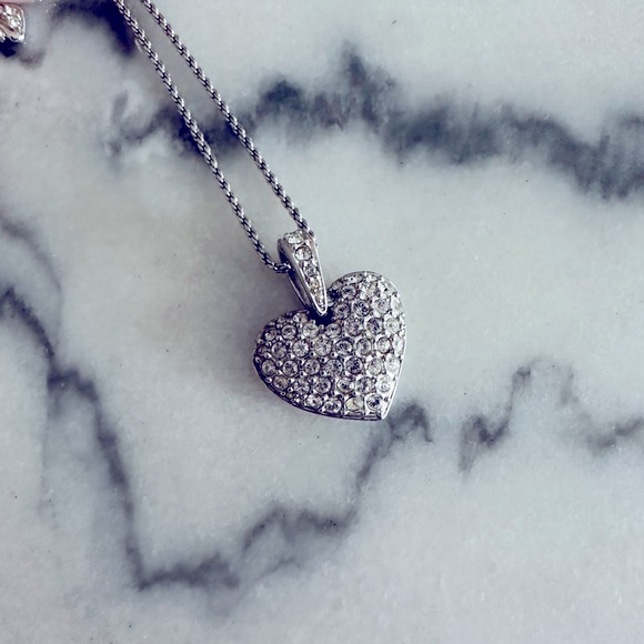 Swarovski crystal heart pendant necklace - Picture 2 of 3